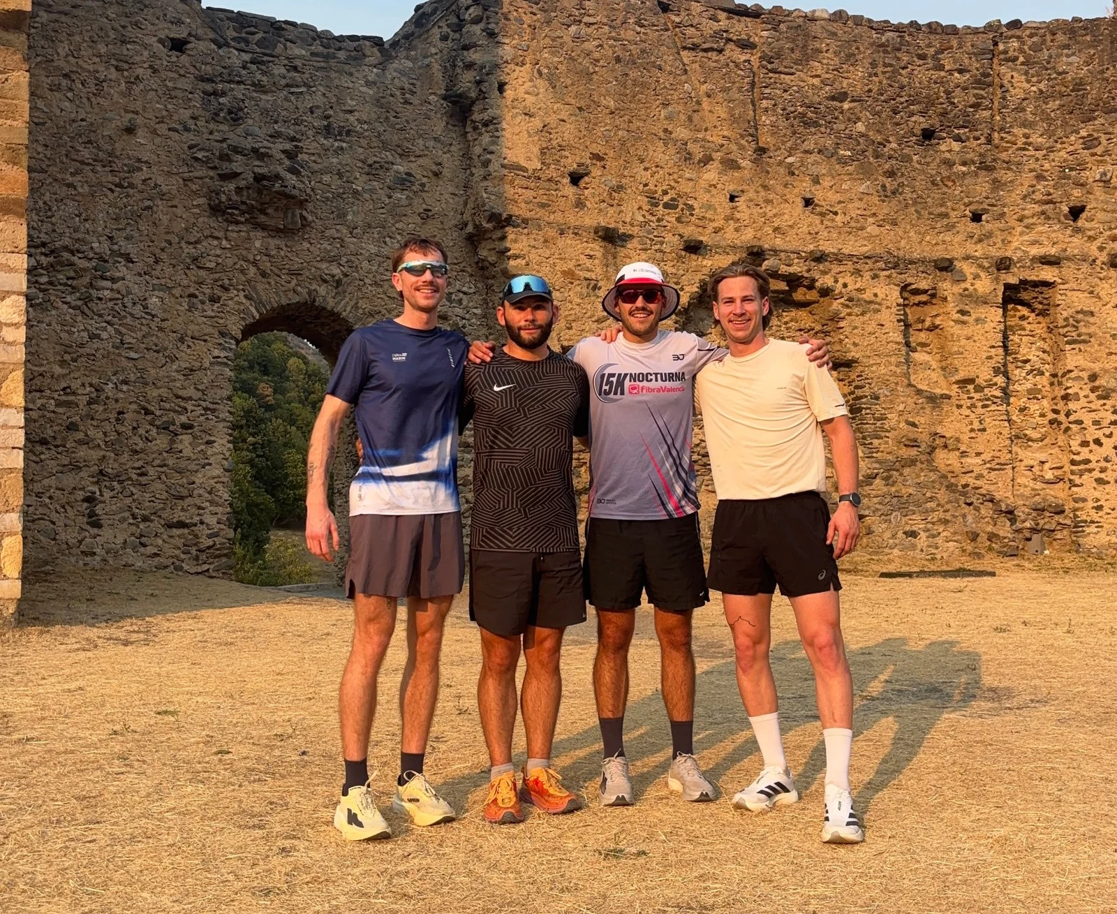 Youenn, Titouan, Corentin et Théo, côte à côte en tenue de course